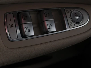 Mercedes-Benz C-Klasse Mercedes-Benz C-klasse 180 AMG | Panoramadak | Leder | Camera |  Navigatie | Climate control | Full LED | Cruise control | Park Assist | Bluetooth - afbeelding nr 30