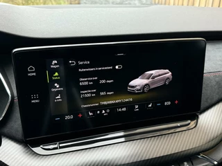 Škoda Octavia Skoda Octavia Combi 1.4 TSI RS iV PHEV Panoramadak | Head-up display | Achteruitrijcamera | Matrix LED | Stoel en stuurverwarming | Cruise control adaptief | Parkeersensoren voor en achter - afbeelding nr 24