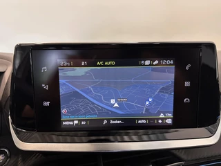 Peugeot 2008 Peugeot 2008 1.2 PureTech 130 GT Black Style Airco ECC Navi Carplay Cruise Control PDC VA + Camera Full LED 17
