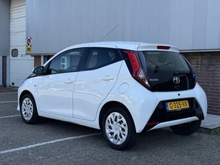 Toyota Aygo Toyota Aygo Automaat 1.0 VVT-i x-play - afbeelding nr 3