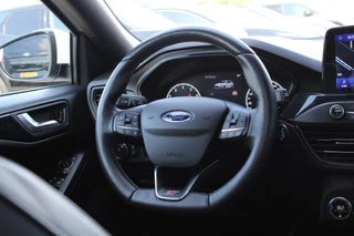 Ford Focus Ford Focus Wagon 2.3 EcoBoost ST-3 | Panoramadak |  Adaptive cruise control | Winter Pack | Camera | Trekhaak | Elektrische achterklep - afbeelding nr 17