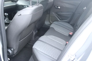 Peugeot 208 Peugeot 208 1.2 100PK ALLURE | CAMERA VOOR + ACHTER | KEYLESS ENTRY/START | DODEHOEK DETECTIE | NAVIGATIE | DRAADLOZE APPLE CARPLAY/ANDROID AUTO | PARKEERSENSOREN VOOR + ACHTER | ADAPTIVE CRUISE CONTROL | DAB+ RADIO | LED KOPLAMPEN | - afbeelding nr 8