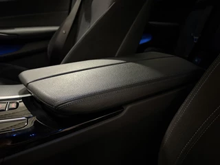 BMW 5 Serie HEAD-UP/LASER/ACC/TREKHAAK/360CAMERA/ALCANTARA/KEYLESS/SHADOW-LINE/DRIVING ASS PRO/SFEER/STUUR+STOELVERWARMING/LIVE COCKPIT/M-AERODYNAMIC/SOPHISTOGRAU/VOLLEDIG BMW DEALER HISTORIE - afbeelding nr 46
