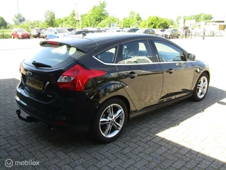 Ford Focus Ford Focus 1.6 EcoBoost Titanium | PDC, Stoelverwarming, Trekhaak - afbeelding nr 5