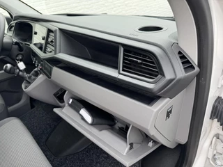 Volkswagen Transporter Volkswagen Transporter 2.0 TDI L2H1 28 Comfortline Navigatie Trekhaak Carplay Cruise Airco Lat om lat 4 Seizoenen banden - afbeelding nr 23