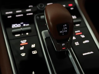 Porsche Panamera Porsche Panamera Sport Turismo 2.9 4 E-Hybrid | Panoramadak | Burmester 3D |  Stoelventilatie | LED Adaptief | 360 camera | Luchtvering | Leder | Stuurverwarming | Soft-close - afbeelding nr 33