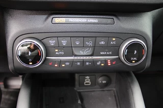 Ford Kuga Ford Kuga 2.5 PHEV ST-Line X | Trekhaak | Navigatie | BLIS | Camera | B&O - afbeelding nr 19