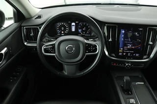 Volvo V60 Volvo V60 2.0 B3 Momentum | Leder |  Stoel & stuurverwarming | Carplay | Adaptive cruise | BLIS | Navigatie | Full LED | DAB - afbeelding nr 3