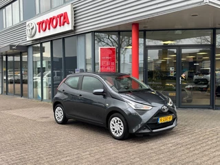 Toyota Aygo 1.0 VVT-i x-play | Apple carplay | A. camera | A/C | 12.995,- eu