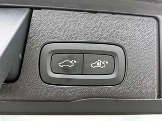 Volvo XC60 Volvo XC60 2.0 T6 AWD Ultimate Dark | 360° Camera | Bowers & Wilkins | Luch - afbeelding nr 23