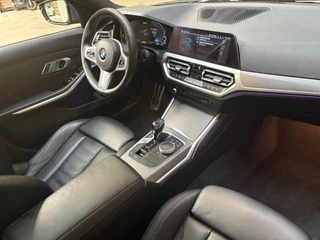 BMW 3 Serie BMW 3-serie 330e eDrive M Sport Edition Shadowline PANO Head up Navi Carplay - afbeelding nr 9