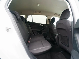 Ford Focus Ford Focus Wagon 1.0 EcoBoost Trend Edition Business | Airco | Navigatie | Trekhaak - afbeelding nr 34