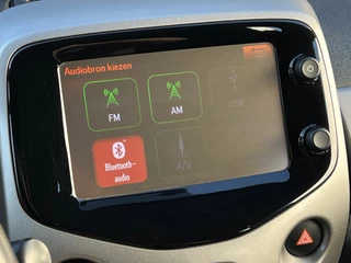 Toyota Aygo Toyota Aygo 1.0 VVT-i x-play | Achteruitrijcamera | Cruise Control | Airconditioning | Elektrische Ramen | - afbeelding nr 16
