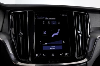 Volvo V60 Volvo V60 2.0 B3 163 PK Essential Edition - Automaat | Dig. Cockpit | Cruise | Stoel-+Stuurverw. | PDC | NAV + App. Connect | ECC | Elek. Klep | DAB | LM 17