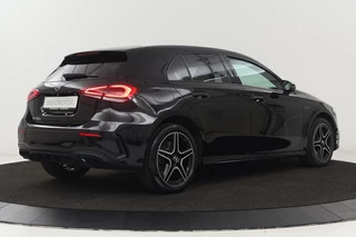 Mercedes-Benz A-Klasse Mercedes-Benz A-klasse 250e AMG Night | Carplay | Stoelverwarming |  Full LED | Sfeerverlichting | Leder/Alcantara | Navigatie | Park Assist - afbeelding nr 30