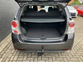 Toyota Verso Toyota Verso 1.8 VVT-i 147 pk Dynamic AUT. | parkeersensor | trekhaak | camera | stoelverwarming | cruise control - afbeelding nr 19
