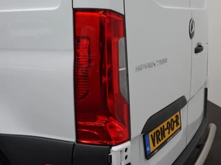 Mercedes-Benz Sprinter Mercedes-Benz Sprinter L2H2 Automaat Airco Cruise control  Navigatie Side bars - afbeelding nr 10
