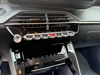 Peugeot 208 Peugeot 208 1.2 PureTech Blue Lease Allure NAVI | CARPLAY | CAMERA | 1STE EIGENAAR | PDC | BTW | NWE APK - afbeelding nr 17