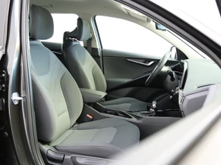 Kia Niro Kia Niro 1.6 GDi PHEV Edition 7 | Achteruitrijcamera | Automaat | Carpl - afbeelding nr 20