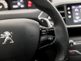 Peugeot 308 Automaat (PANORAMADAK, APPLE CARPLAY, LEDER, DENON AUDIO, SPORTSTOELEN, LED KOPLAMPEN, 360 CAMERA, ADAPTIVE CRUISE, GETINT GLAS, LANE ASSIST, DAB+, NIEUWE APK, NIEUWSTAAT) - afbeelding nr 20