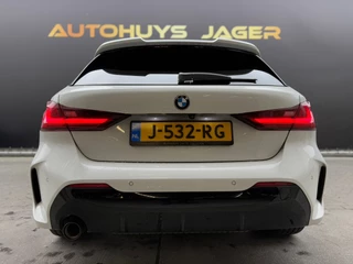 BMW 1 Serie BMW 1-serie 118i High Executive Edition M-Pakket Schaalstoelen - afbeelding nr 5