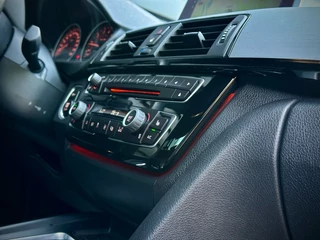 BMW 3 Serie BMW 3 Serie 320i AUT|SPORTLEER|CAMERA|CARPLAY|HiFi - afbeelding nr 21