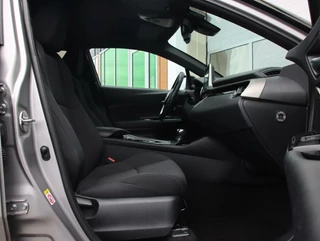Toyota C-HR Toyota C-HR 1.8 Hybrid Bi-Tone - afbeelding nr 25