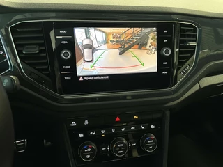 Volkswagen T-Roc Volkswagen T-Roc 1.5 TSI R-Line/ Camera/ Pano.Dak/ Virtual Dashboard - afbeelding nr 11