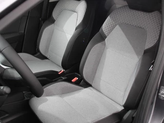 Mitsubishi Colt Mitsubishi Colt 1.6 HEV Automaat Intense Navigatie d.m.v. Apple Carplay/Android Auto Camera Climate Control Cruise Control Lichtmetalen velgen Extra Getint Glas Digitale Cockpit - afbeelding nr 10