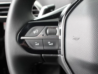 Peugeot 3008 Peugeot 3008 1.2 PureTech Allure Climate control Adaptive cruise control Achteruitrijd camera Parkeersensoren Verwarmde voorstoelen LED Navigatie Apple Carplay/ Android Auto - afbeelding nr 20