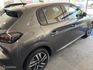 Peugeot 208 Peugeot 208 1.2 PureTech 100 Allure Pack navigatie en carplay Led koplampen cruise control Led koplampen - afbeelding nr 39