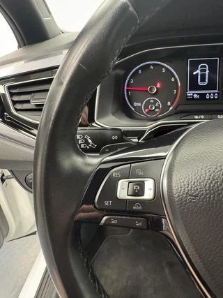 Volkswagen Polo Volkswagen Polo 1.0 TSi R-Line Automaat-Adapt.Cr.contr-Navigatie-Clima-Carplay-Parkeersensoren-Lm16''velgen - afbeelding nr 34