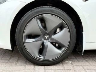 Tesla Model 3 Tesla Model 3 Standard RWD Plus 60 kWh Trekhaak Panoramadak Zwart Leder 18