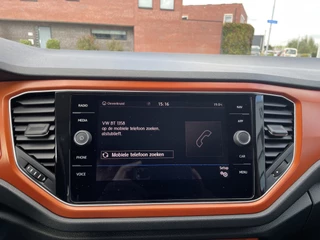 Volkswagen T-Roc Navigatie Camera Virtual Cockpit Clima ACC Extra Getint Glas 17 Inch velgen Mirror LInk Carplay Android Auto DAB 1e Eigenaar NL Auto - afbeelding nr 32