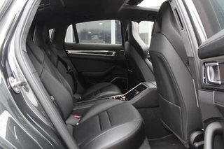 Porsche Panamera Porsche Panamera 4.0 Turbo S E-Hybrid / Panoramadak / 360Camera / Achterasbesturing / Nachtzicht / Softclose / 21'' / Sportuitlaat / Matrix LED / Carbon intr. / Bose / Sportdesign / Volleder / Dodehoek / DAB / ACC - afbeelding nr 12