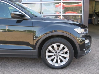 Volkswagen T-Roc Volkswagen T-Roc 1.5 TSI 150PK STYLE / Camera / Navi / Elec.achterklep / Adap.cruise / BOVAG garantie - afbeelding nr 50