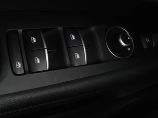 Alfa Romeo Stelvio Alfa Romeo Stelvio 2.0 T Q4 Super | Camera | Sportstoelen | Xenon |  Navigatie | Elektrische achterklep | Cruise control - afbeelding nr 29