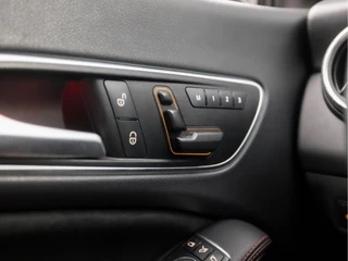Mercedes-Benz CLA Automaat (GROOT NAVI, CLIMATE, LEDER/ALCANTARA, STOELVERWARMING, SPORTSTOELEN, SFEERVERLICHTING, GETINT GLAS, XENON, CRUISE, NIEUWE APK, NIEUWSTAAT) - afbeelding nr 14