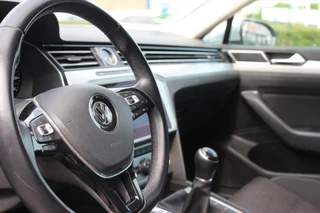 Volkswagen Passat Volkswagen Passat 1.4 TSI 125pk BMT Comfortline Business | Orig. NL | Trekhaak | Virtual dashboard | Carplay | - afbeelding nr 29