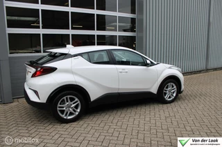 Toyota C-HR Toyota C-HR 1.8 Hybrid Active |1e Eigenaar | Apple Carplay/Android Auto | Full Led | Boekjes. - afbeelding nr 2