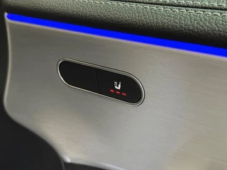 Mercedes-Benz A-Klasse Mercedes-Benz A-klasse 200 d Amg pakket l Night pakket l Sfeer verlichting l Camera l 19 Inch - afbeelding nr 11