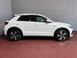 Volkswagen T-Roc Volkswagen T-Roc 1.5 TSI 150PK R-LINE EVO IQ LIGHT ALCANTARA ELEK.KLEP CARPLAY STOEL/STUUR VERW. 18