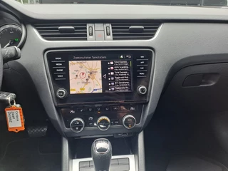 Škoda Octavia Škoda Octavia Combi 1.0 TSI Greentech Ambition Business | LED | Trekhaak | Navi | PDC | App-connect | - afbeelding nr 13
