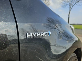 Toyota Yaris Toyota Yaris 1.5 Hybrid Dynamic | Nieuw Model / Dealer OH | Carplay / Cruise - afbeelding nr 18