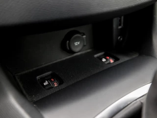 Peugeot 308 Peugeot 308 1.2 PureTech GT-line Automaat (NAVIGATIE, CAMERA, KEYLESS, MASSAGE, STOELVERWARMING, CAMERA, SPORTSTOELEN, LEDER/ALCANTARA, GETINT GLAS, NIEUWE APK, NIEUWSTAAT) - afbeelding nr 11