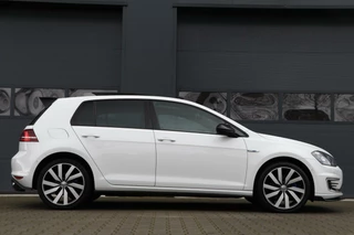 Volkswagen Golf Volkswagen Golf 1.4 TSI GTE Panodak AdaptiveCruise GTI Look Stoelverw Sportzetels F1 Stuurschakeling Lmv Ecc Uitstraling!! 136000KM BJ2015 - afbeelding nr 12