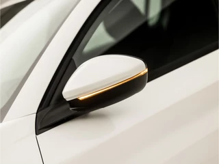 Peugeot 208 (APPLE CARPLAY, GROOT NAVI, LED KOPLAMPEN, SPORTSTOELEN, LANE ASSIST, CRUISE, NIEUWSTAAT) - afbeelding nr 31