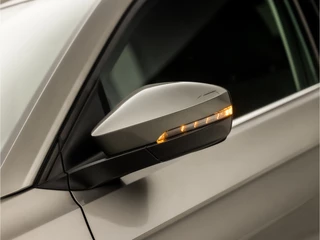 Volkswagen T-Cross Automaat (VIRTUAL COCKPIT, APPLE CARPLAY, GROOT NAVI, CLIMATE, LED KOPLAMPEN, SPORTSTOELEN, CAMERA, GETINT GLAS, KEYLESS, NIEUWSTAAT) - afbeelding nr 34