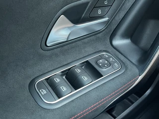 Mercedes-Benz A-Klasse Mercedes-Benz A-Klasse 200 Business Solution AMG | Pano | Trekhaak | ACC | 360* Camera | LED | DAB+ | 18 inch - afbeelding nr 12