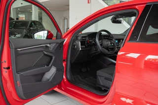 Audi A3 Audi A3 Sportback 35 TFSI 150 PK|Pro Line S|1ste Eig|Org NL|Panoramadak|Camera|Trekhaak|Dealer Onderhouden - afbeelding nr 8